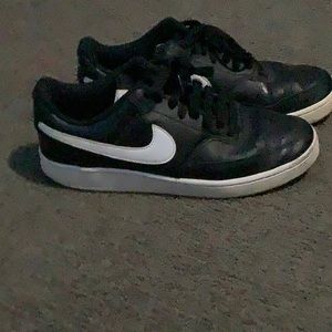 BLACK AND WHITE NIKE AIR FORCE 1’S